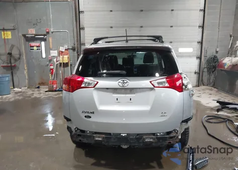 2015 Toyota Rav4 Le z USA, uszkodzony, nr VIN JTMBFREV5FJ029691